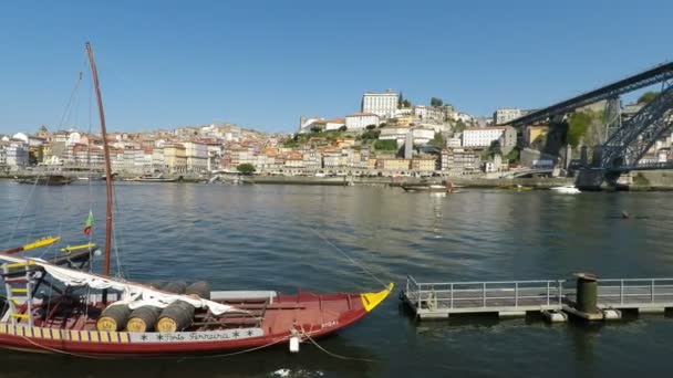 Porto Douro Nehirde Güneşli Bir Günde — Stok video