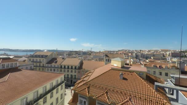 在葡萄牙五颜六色的城市里斯本的观点 — 图库视频影像