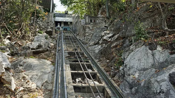 Cable Car way to Phra Nakhon Khiri mountains ,Phetchaburi Thailand — Stock Photo, Image