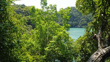 Mae ko ko zümrüt tuzlu su Gölü