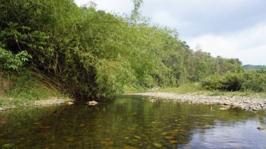 Tayland sok Nehri'nde rafting turu