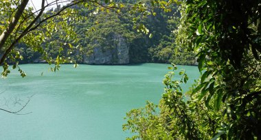 Mae ko ko zümrüt tuzlu su Gölü