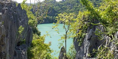 Mae ko ko zümrüt tuzlu su Gölü