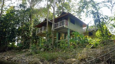 Tayland sok Nehri'nde rafting turu