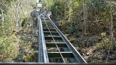 Phra Nakhon Khiri dağlar, Phetchaburi Tayland giderken teleferik