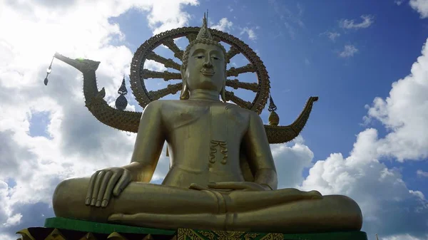 Gran estatua de buda en koh samui — Foto de Stock