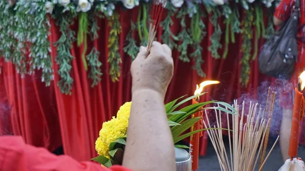 Hua hin, tailandia, circa febrero 2019 - la gente local celebra el año nuevo chino — Foto de Stock