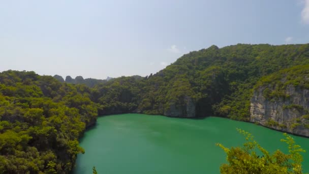 Mae Esmeralda Lago Agua Salada — Vídeo de stock