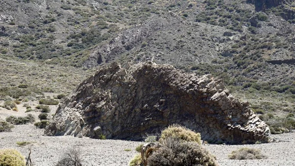 Enormi formazioni rocciose nel parco del teide — Foto Stock