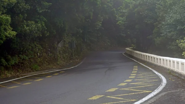 Strade sinuose a serpentina in montagna anaga — Foto Stock