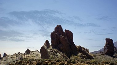 Teide parkta büyük kaya oluşumları 