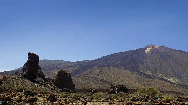 Enormes formações rochosas no parque teide — Fotografia de Stock