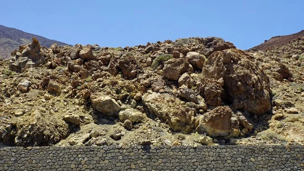 Ruige vulkanische tuben op de vulkaan de Teide — Stockfoto