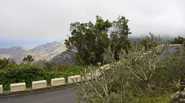 Estradas serpentinas curvilíneas no vulcão teide — Fotografia de Stock