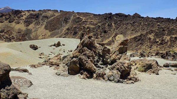 Szorstki wulkaniczne krajobrazu na wulkan Teide — Zdjęcie stockowe