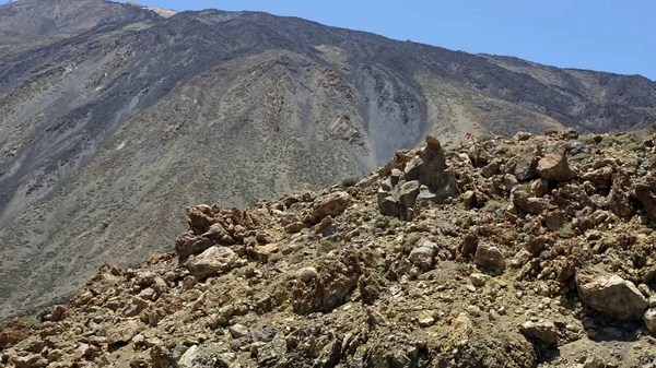 Paesaggio vulcanico grezzo sul vulcano teide — Foto Stock