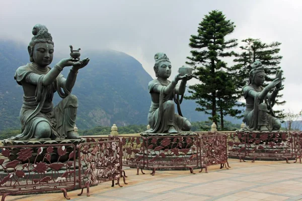 Estátuas de buddha em hong kong — Fotografia de Stock