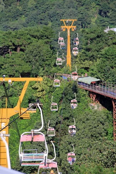 Chinese wall near bejing cable car — Stock Photo, Image