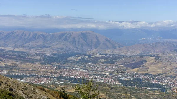 Panoramisch uitzicht over macedoniërs capitol skopje — Stockfoto