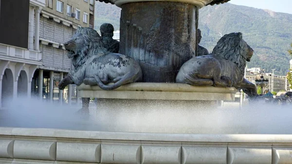 Monumentos de la capital macedonia skopje — Foto de Stock