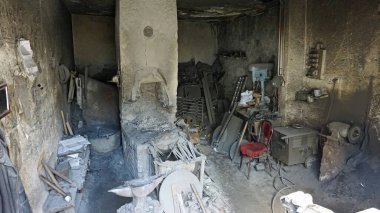 Skopjes 'in eski kasabasında küçük bir işletmeyi yıktılar.