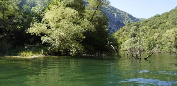 Färgglada matka canyon i norra makedonien — Stockfoto