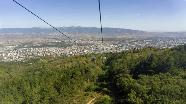 缆车，大写大写字母skopje — 图库照片