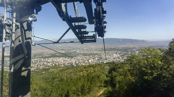 缆车，大写大写字母skopje — 图库照片