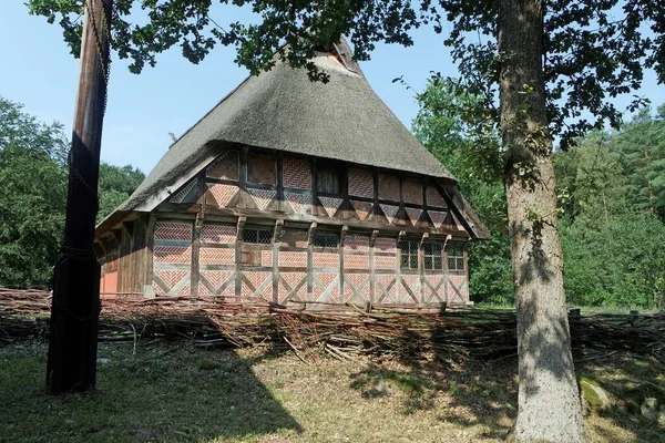 Alte Bauernhäuser in der Lüneburger Heide — Stockfoto