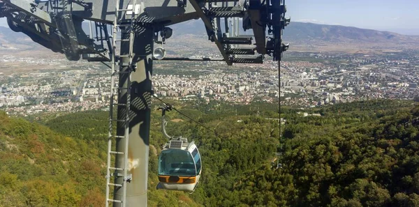 Teleférico en la capital macedonial skopje — Foto de Stock