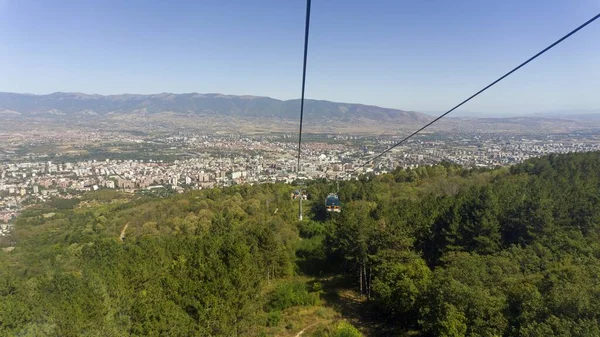 缆车，大写大写字母skopje — 图库照片