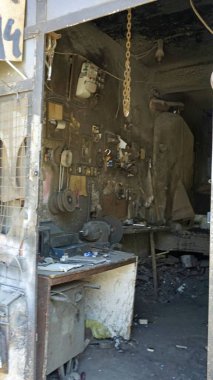 Skopjes 'in eski kasabasında küçük bir işletmeyi yıktılar.