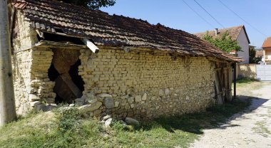 Skopje yakınlarında tipik bir Macar köyü.