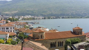 Kuzey Makedonya 'daki Ohri Köyü ve Ohri Gölü