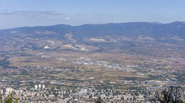 Scenic view over macedonians capital ol skopje — стоковое фото