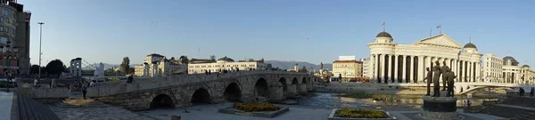 Skopje, Macedonia, circa September 2019: buildings at the River — Stock Photo, Image