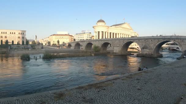 Skopje Macedônia Por Volta Setembro 2019 Famosa Ponte Pedra Macedônio — Vídeo de Stock