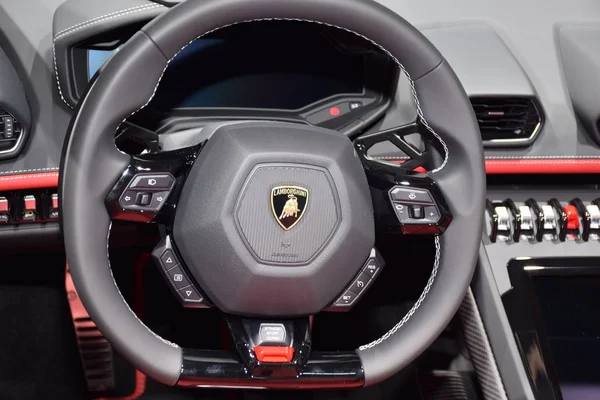 Frankfurt, Germany, September 09-2019: Lamborghini Huracan Evo Spyder Iaa 2019 — 스톡 사진