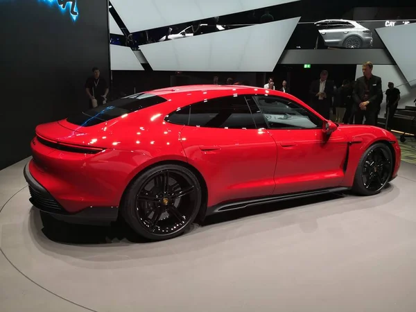 Frankfurt, Almanya, 10 Eylül 2019: Porsche Taycan Turbo Iaa 2019 — Stok fotoğraf