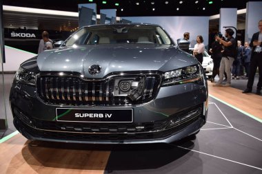 Frankfurt, Almanya, 10-2019: Skoda Superb iv Laurin & Klement Iaa 2019