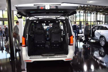 Frankfurt, Almanya, 10 Eylül 2019: Mercedes kavramı 300 milyon 2019