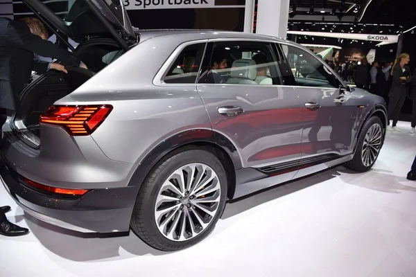 Frankfurt, Alemania, 10 de septiembre de 2019: Audi e-tron 55 quattro IAA 2019 — Foto de Stock