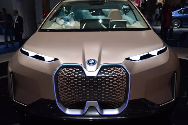 Frankfurt nad Menem, Niemcy, 10-2019: Bmw Vision i Next Iaa 2019 — Zdjęcie stockowe