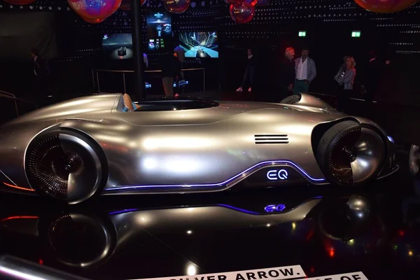 Frankfurt nad Menem, Niemcy, 10-2019: Mercedes Vision Eq Silver Arrow Iaa 2019 — Zdjęcie stockowe