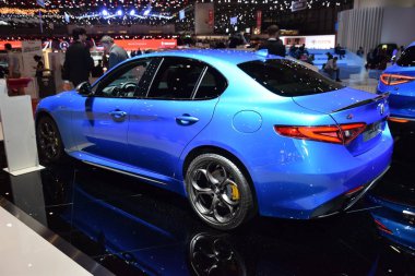 Cenevre, İsviçre - 04 Mart 2019: Alfa Romeo Giulia Cenevre Uluslararası Otomobil Fuarı 2019