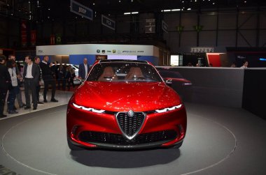 Cenevre, İsviçre - 04 Mart 2019: Alfa Romeo Tonale - Cenevre Uluslararası Otomobil Fuarı 2019