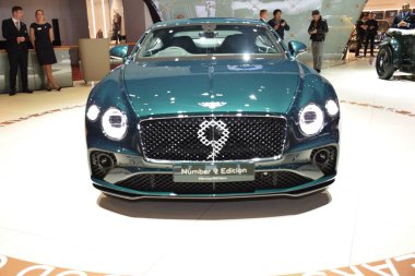 Cenevre, İsviçre - 04 Mart 2019: Bentley Continental Gt Convertable - Cenevre Uluslararası Otomobil Fuarı 2019