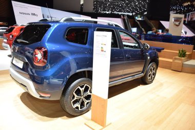 Cenevre, İsviçre - 05 Mart 2019: Dacia Duster - Cenevre Uluslararası Otomobil Fuarı 2019