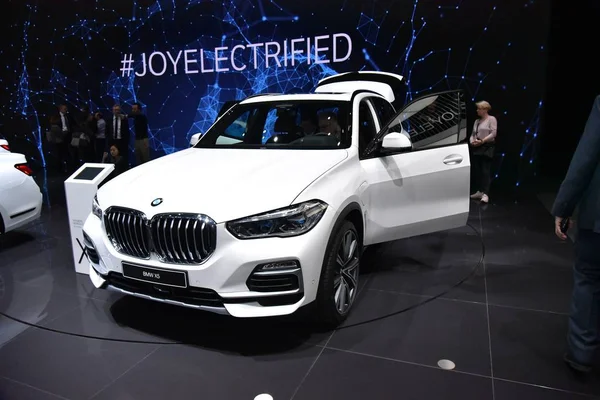 Женева, Швейцария - 06 марта 2019 года: BMW X5 Xdrive 45e - Geneva International Motor Show 2019 — стоковое фото