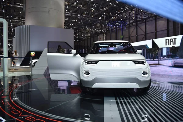 Женева, Швейцария - 05 марта 2019 года: Концепция Fiat Centoventi - Geneva International Motor Show 2019 — стоковое фото